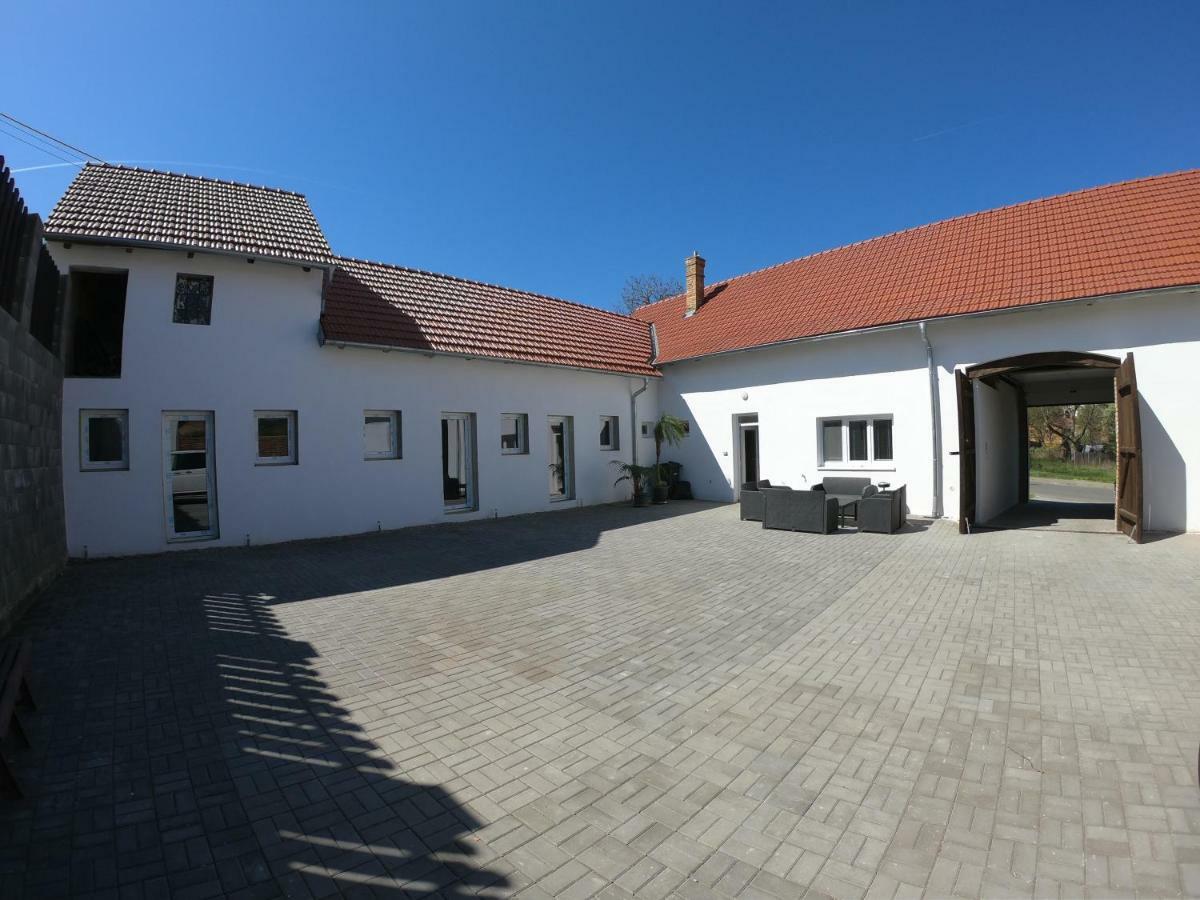 Moravske Toskansko Stavesice Εξωτερικό φωτογραφία